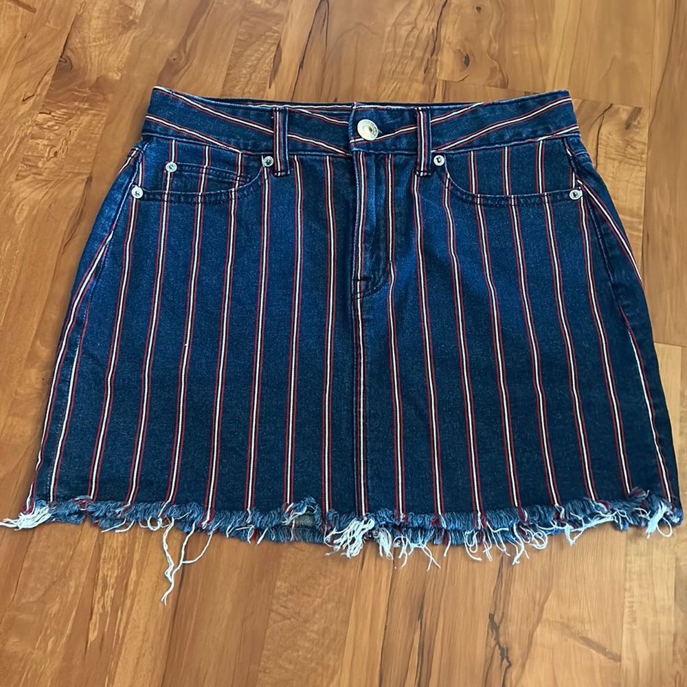 American Eagle High Rose Mini Skirt